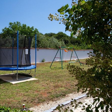 Holiday Home Petrovic Медулин Екстер'єр фото