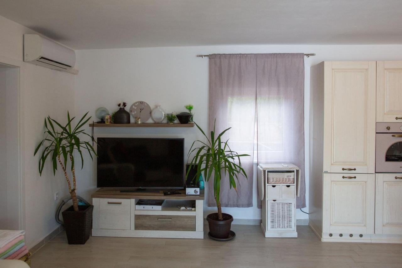 Holiday Home Petrovic Медулин Екстер'єр фото