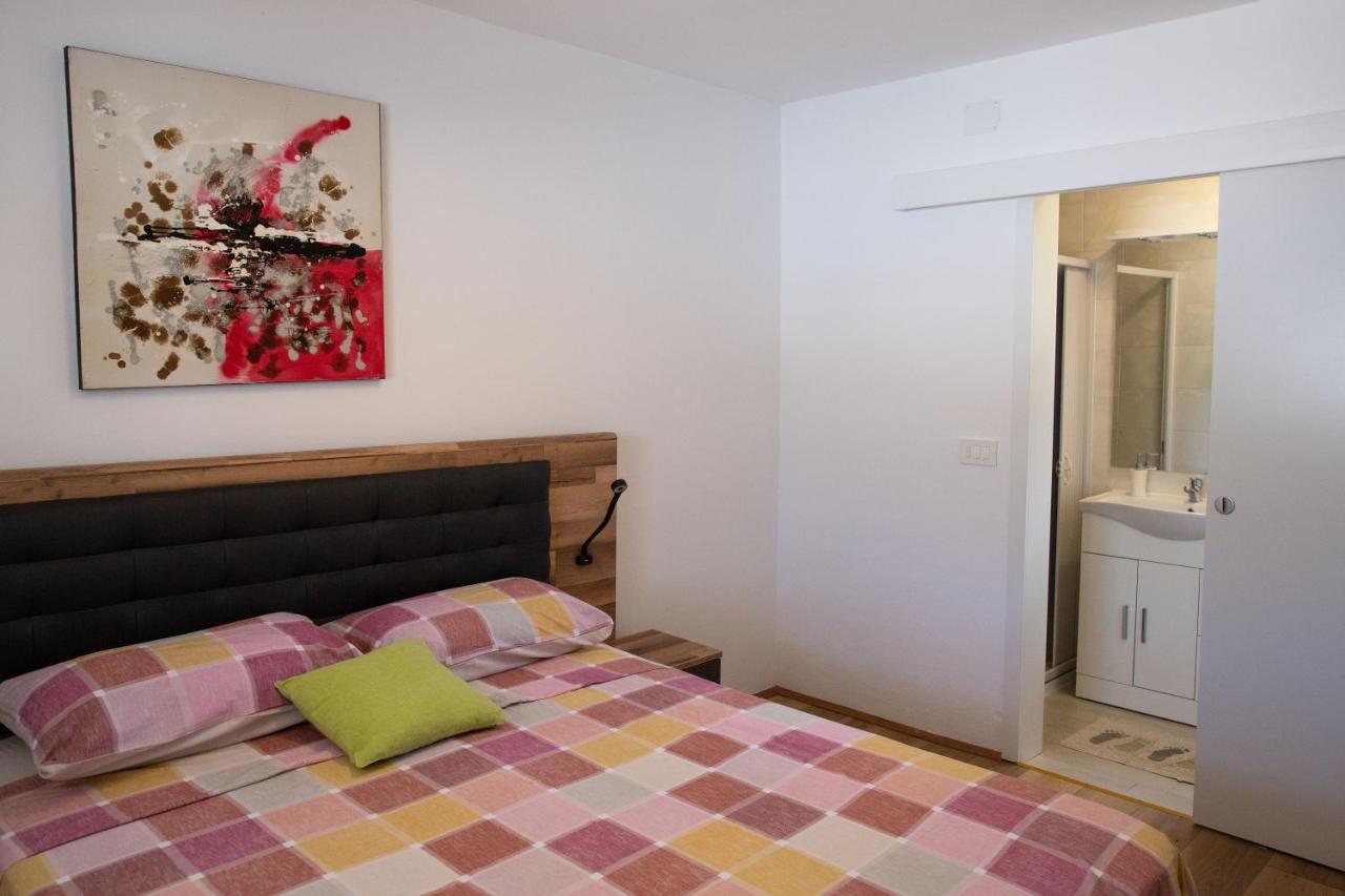 Holiday Home Petrovic Медулин Екстер'єр фото