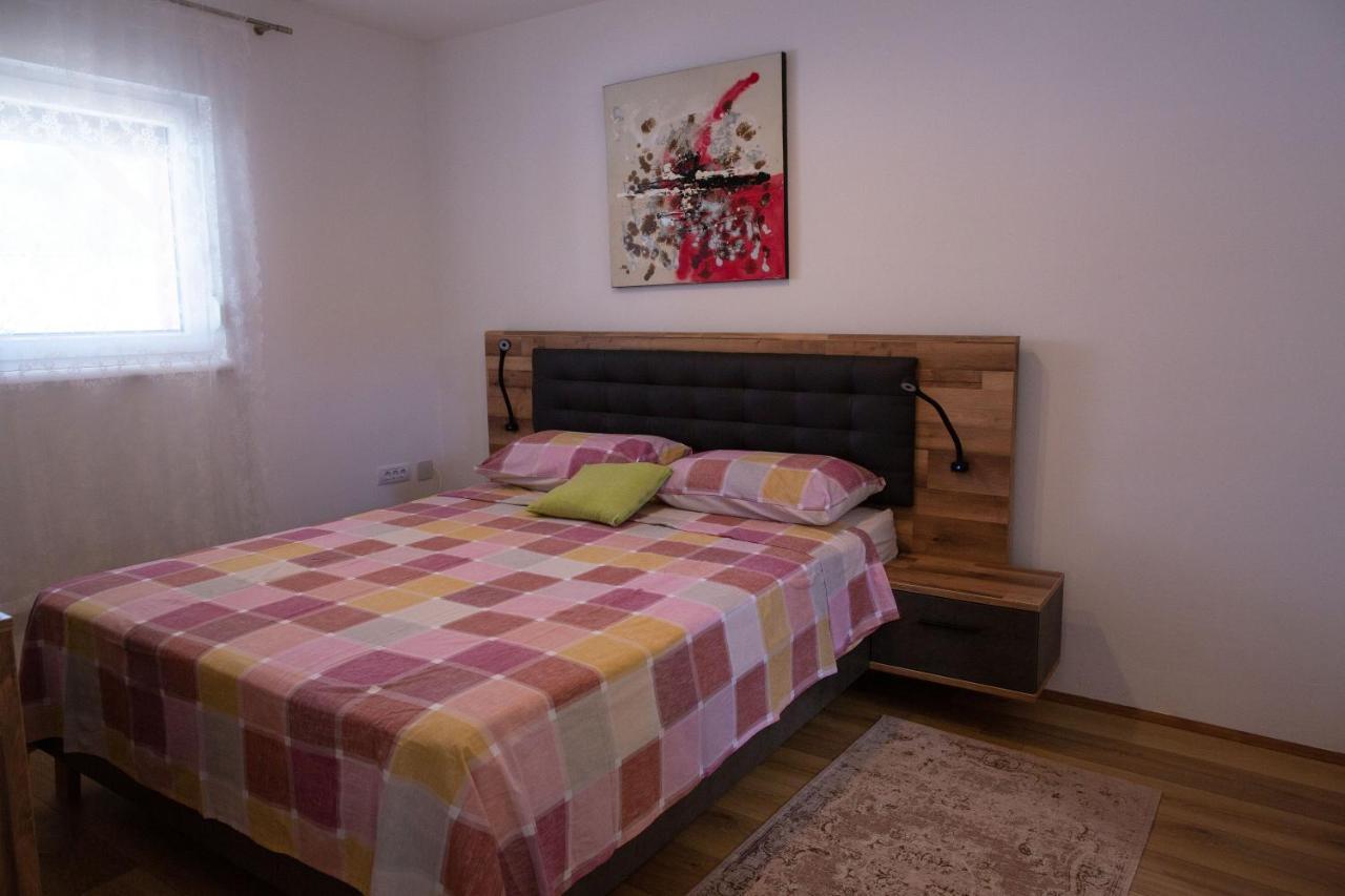 Holiday Home Petrovic Медулин Екстер'єр фото
