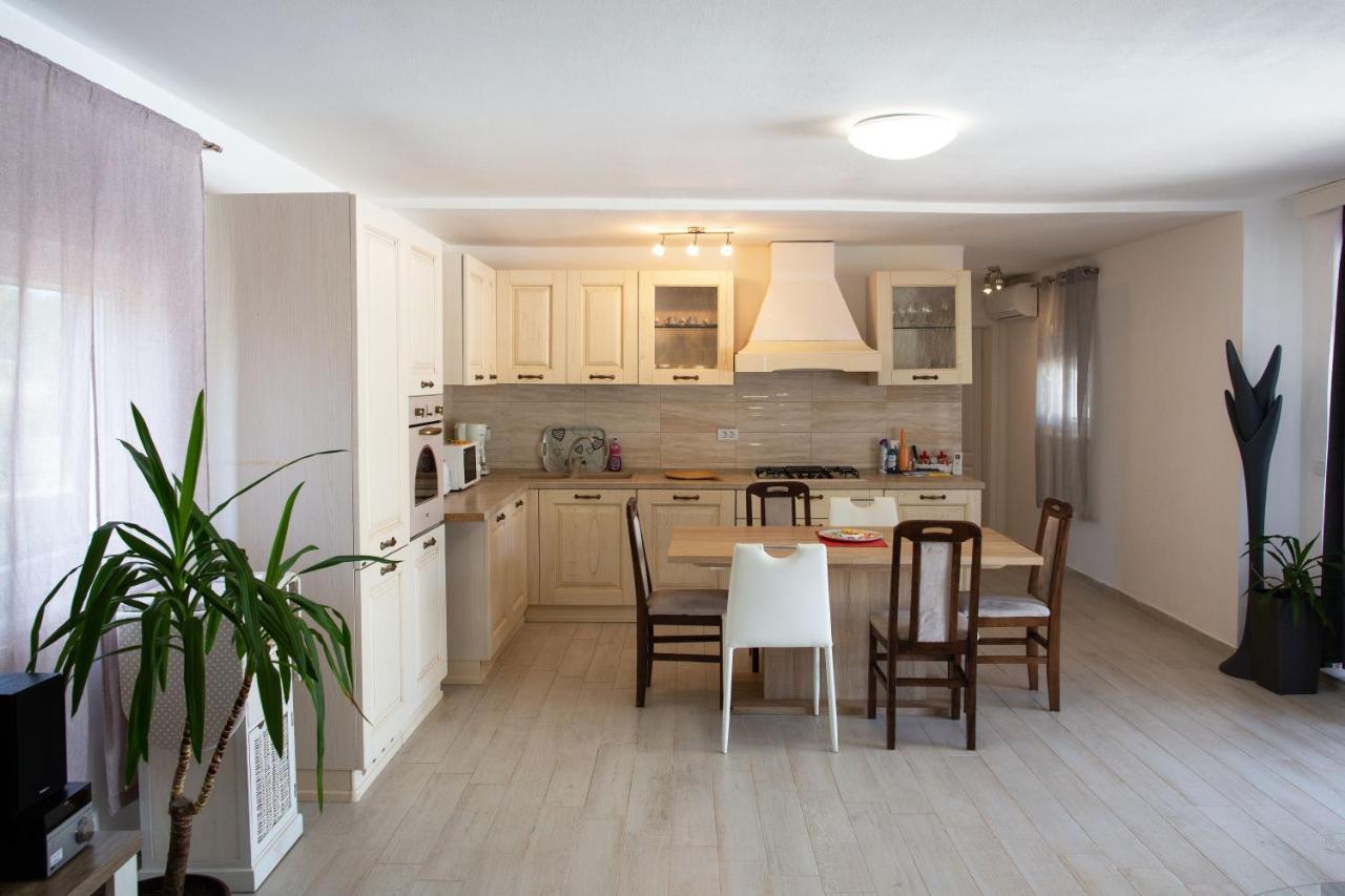 Holiday Home Petrovic Медулин Екстер'єр фото