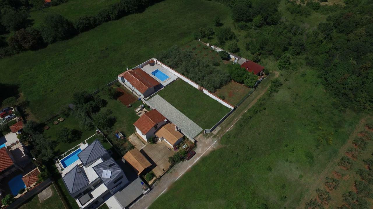 Holiday Home Petrovic Медулин Екстер'єр фото